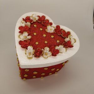 HEART GIFT BOX WITH SPARKLY GLITTER ROSES 6.5"